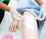 Antimicrobial alginate dressing protects the wound with silver