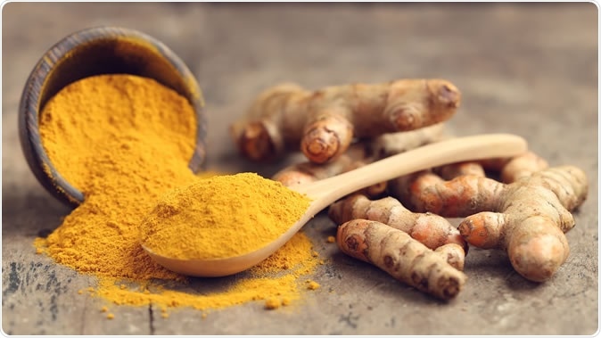 Turmeric powder and fresh turmeric - Image Credit: Tarapong Srichaiyos / Shutterstock