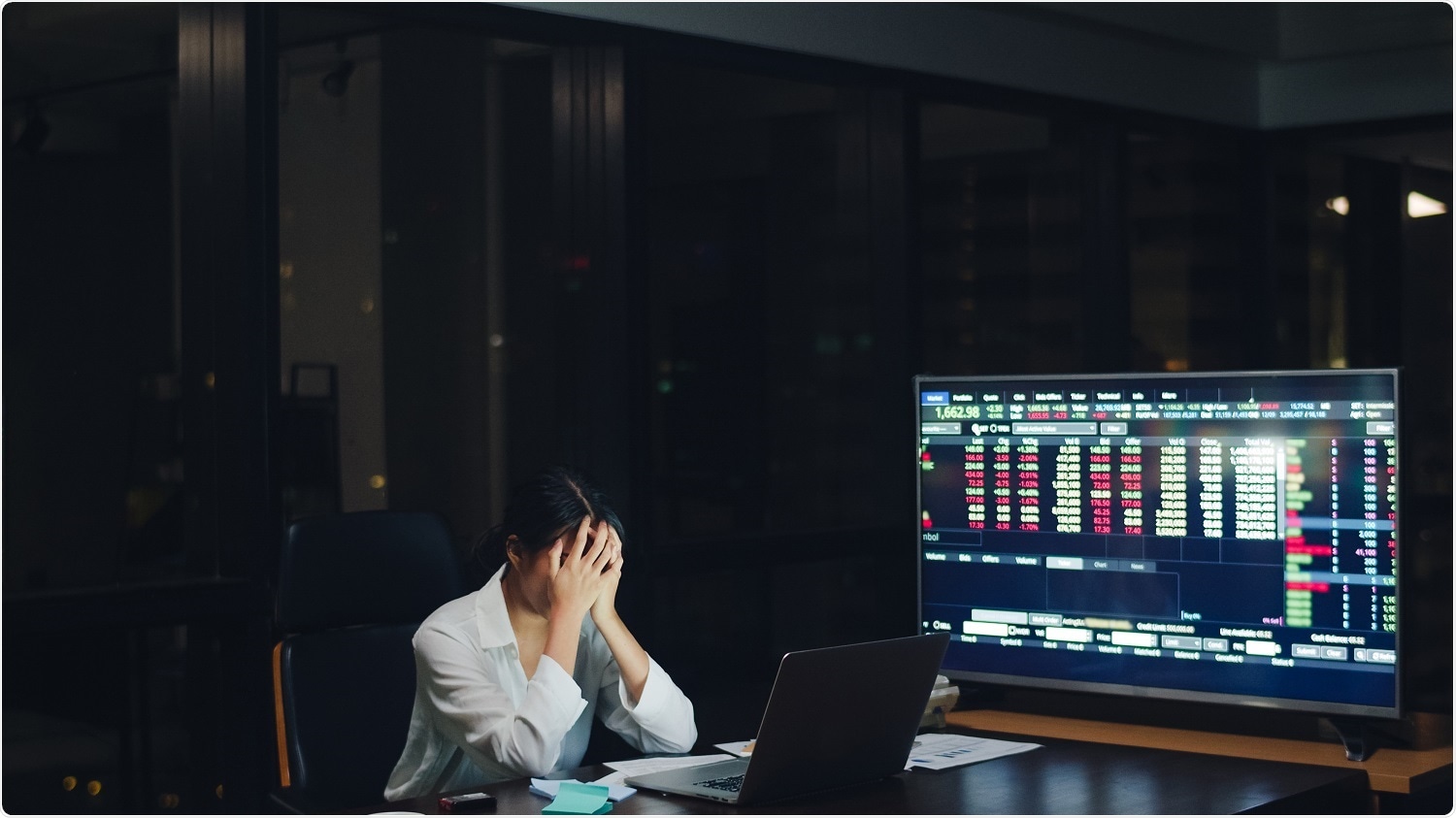 Long-term circadian rhythm disruption induces Alzheimer