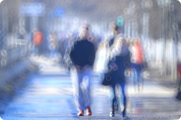 blurred background defocusing city people crowd