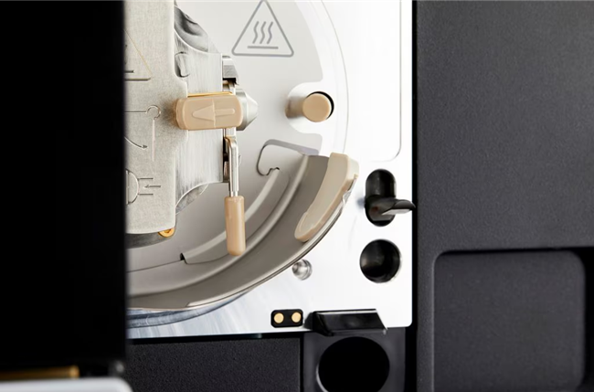 Minimize contamination and increase uptime with the new source shield technology featured in the Xevo TQ Absolute.