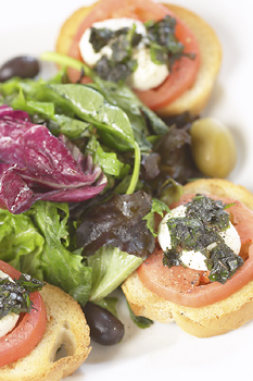 Researchers at the University of Athens Medical School, in a major pan-Europe study, have produced convincing evidence that a Mediterranean diet rich in vegetables and fruit and low in saturated fats can help us live longer.