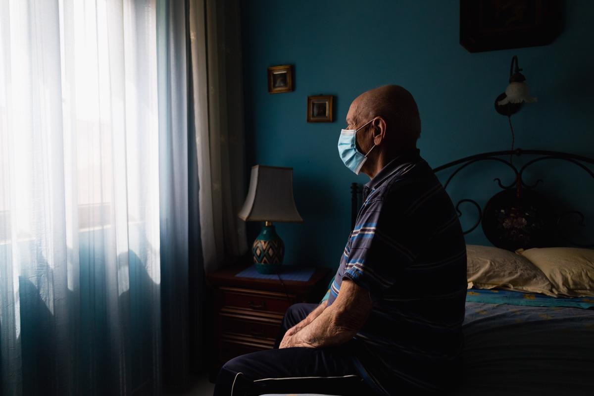 Study: Impact of individual-level characteristics and transmission mitigation behaviors on SARS-CoV-2 infection and seroprevalence in a large Northern California Bay Area cohort. Image Credit: Marco Di Stefano/Shutterstock