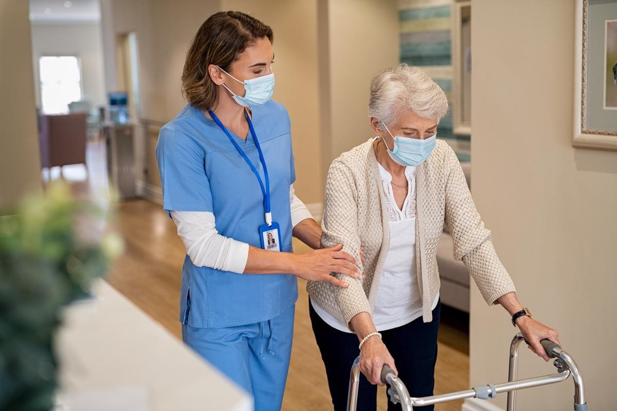 Study: Effectiveness of a COVID-19 Additional Primary or Booster Vaccine Dose in Preventing SARS-CoV-2 Infection Among Nursing Home Residents During Widespread Circulation of the Omicron Variant — United States, February 14–March 27, 2022. Image Credit: Rido/Shutterstock