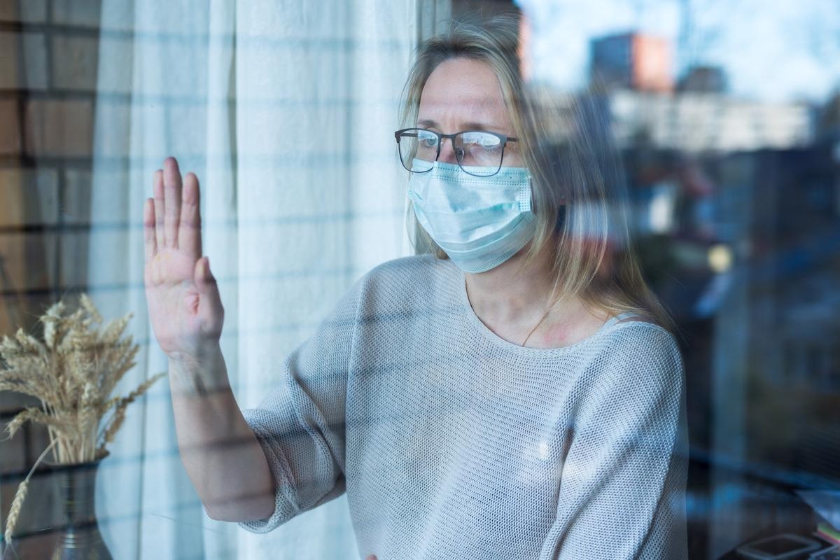 Study: Health outcomes in people 2 years after surviving hospitalisation with COVID-19: a longitudinal cohort study. Image Credit: mdbildes/Shutterstock