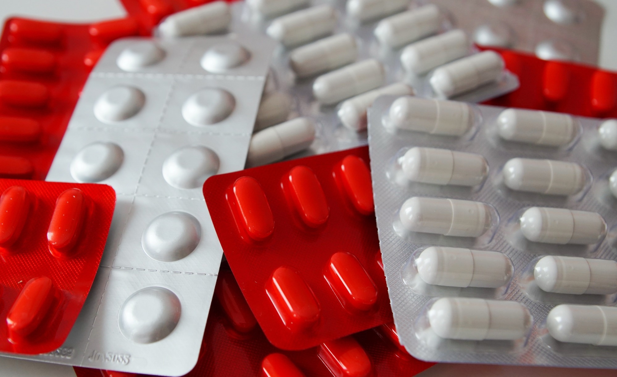 Study: Early Adoption of Anti–SARS-CoV-2 Pharmacotherapies Among US Veterans With Mild to Moderate COVID-19, January and February 2022. Image Credit: Panaceum Media / Shutterstock