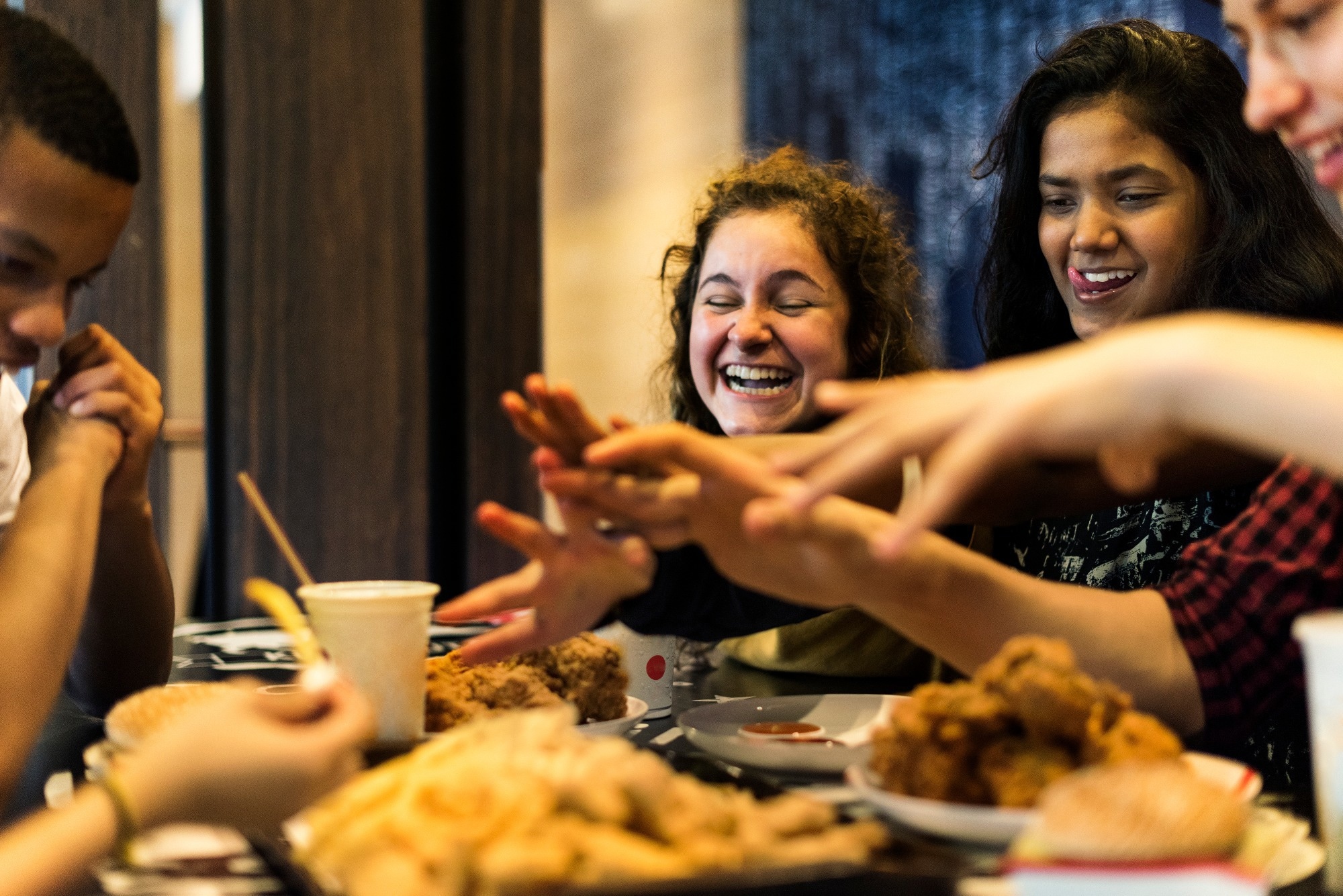Study: Are family meals and social eating behaviour associated with depression, anxiety, and stress in adolescents? The EHDLA study. Image Credit: Rawpixel / Shutterstock.com