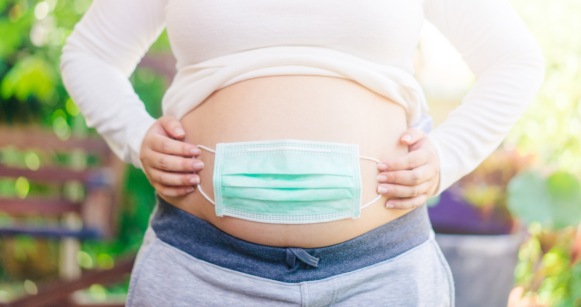 Study: Mother-to-child transmission of SARS-CoV-2 infection in high-income countries: a systematic review and meta-analysis of prospective observational studies. Image Credit: MIAStudio/Shutterstock.com