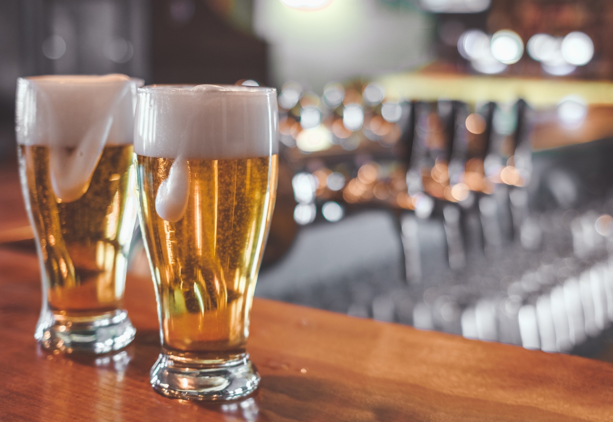 Study: Reduced Stress-Related Neural Network Activity Mediates the Effect of Alcohol on Cardiovascular Risk. Image Credit: Aleksandar Karanov / Shutterstock.com