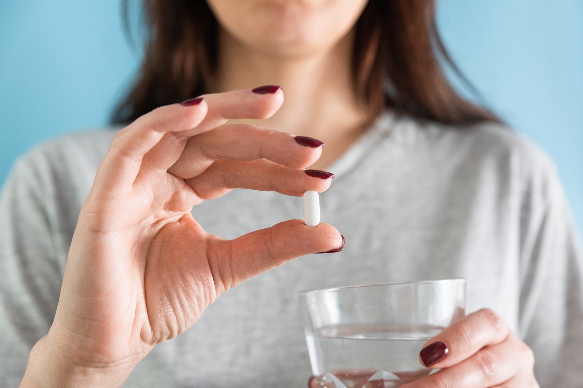 Study: A pill as a quick solution: association between painkiller intake, empathy, and prosocial behavior. Image Credit: artem evdokimov/Shutterstock.com