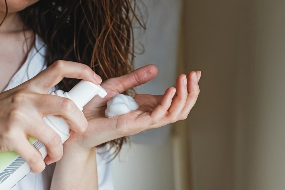 Study: Siloxane Emissions and Exposures during the Use of Hair Care Products in Buildings. Image Credit: Chiociolla/Shutterstock.com