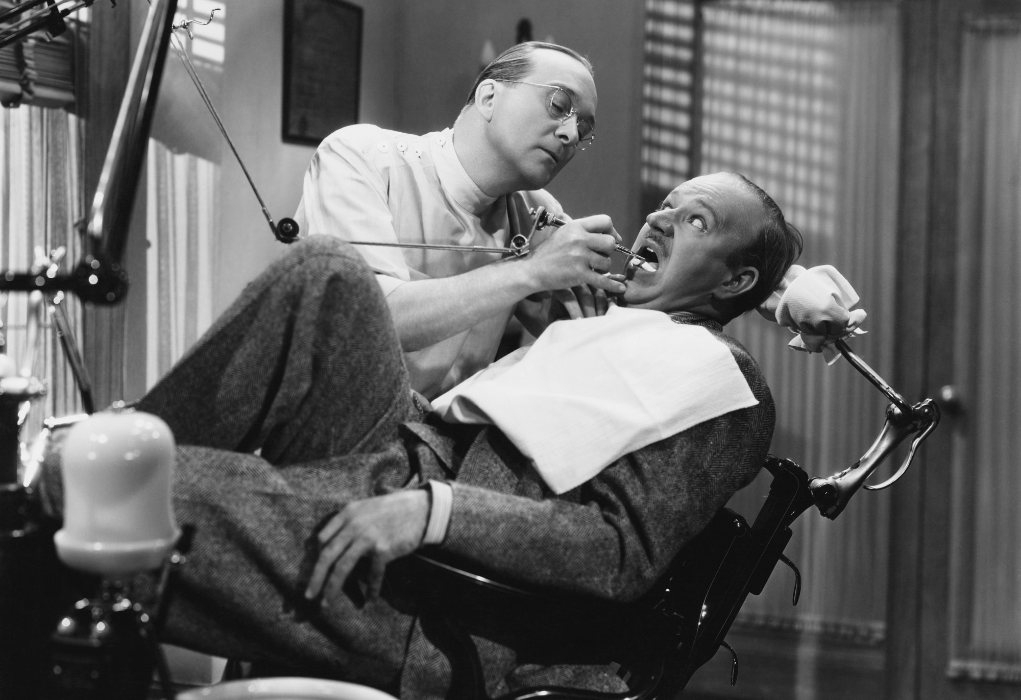 Study: Excessive Gag Reflex, Dental Anxiety, and Phobia of Vomiting in Dental Care. Image Credit: Everett Collection / Shutterstock