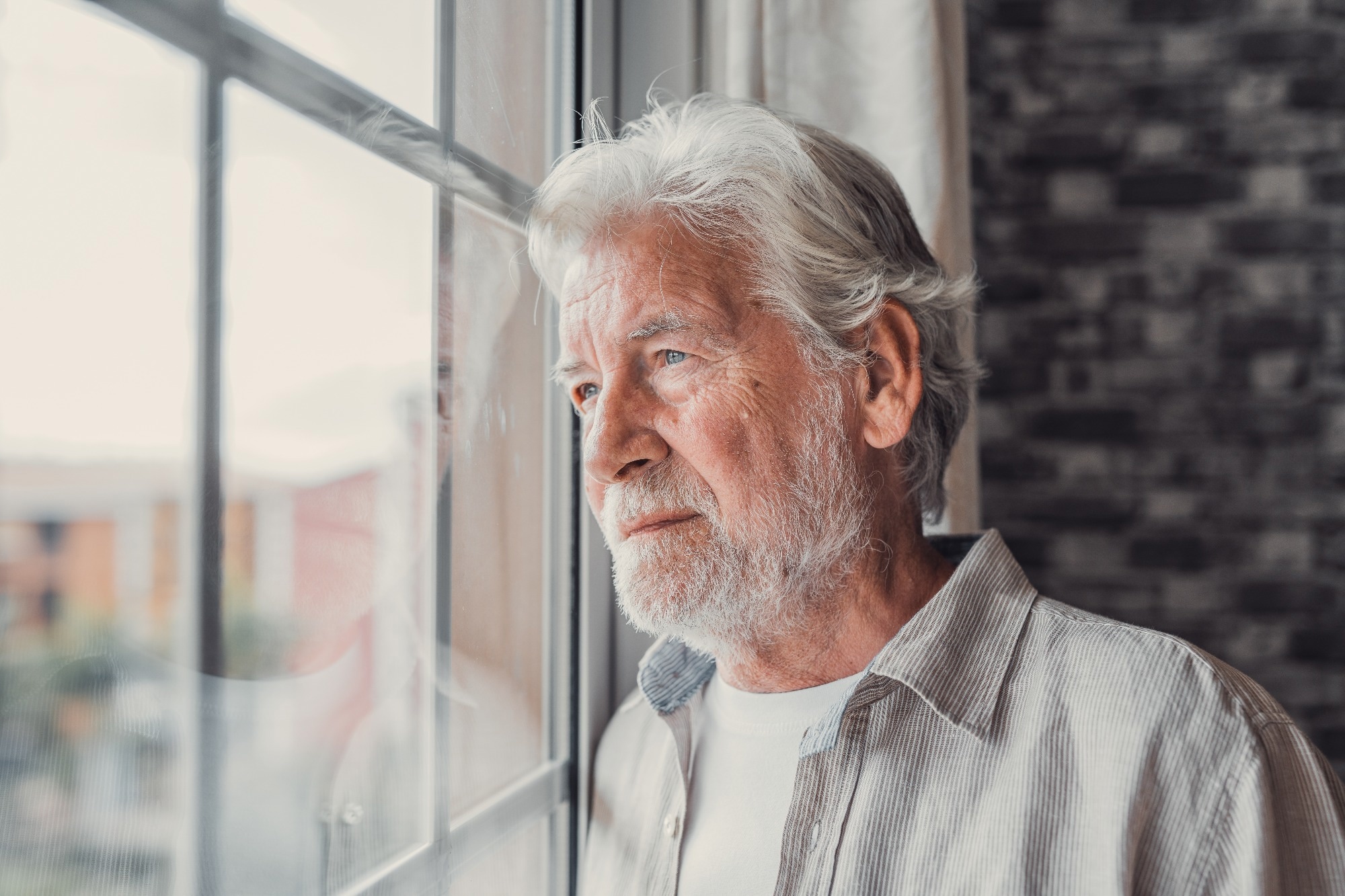 Study: Exploring the differential impacts of social isolation, loneliness, and their combination on the memory of an aging population: A 6-year longitudinal study of the CLSA. Image Credit: Perfect Wave/Shutterstock.com