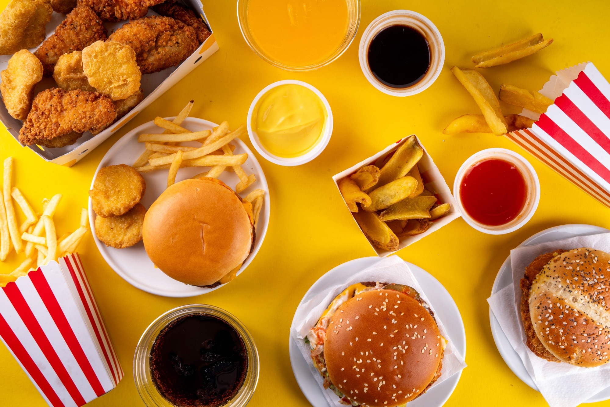 Study: The risk associated with ultra-processed food intake on depressive symptoms and mental health in older adults: a target trial emulation. Image Credit: Rimma Bondarenko / Shutterstock
