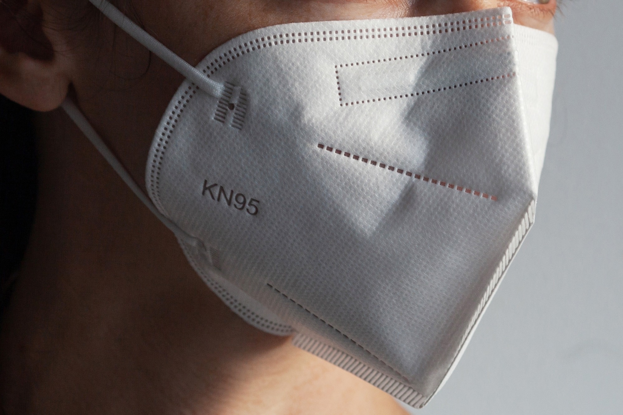 Study: Measuring the fitted filtration efficiency of cloth masks, medical masks and respirators. Image Credit: Boumen Japet / Shutterstock