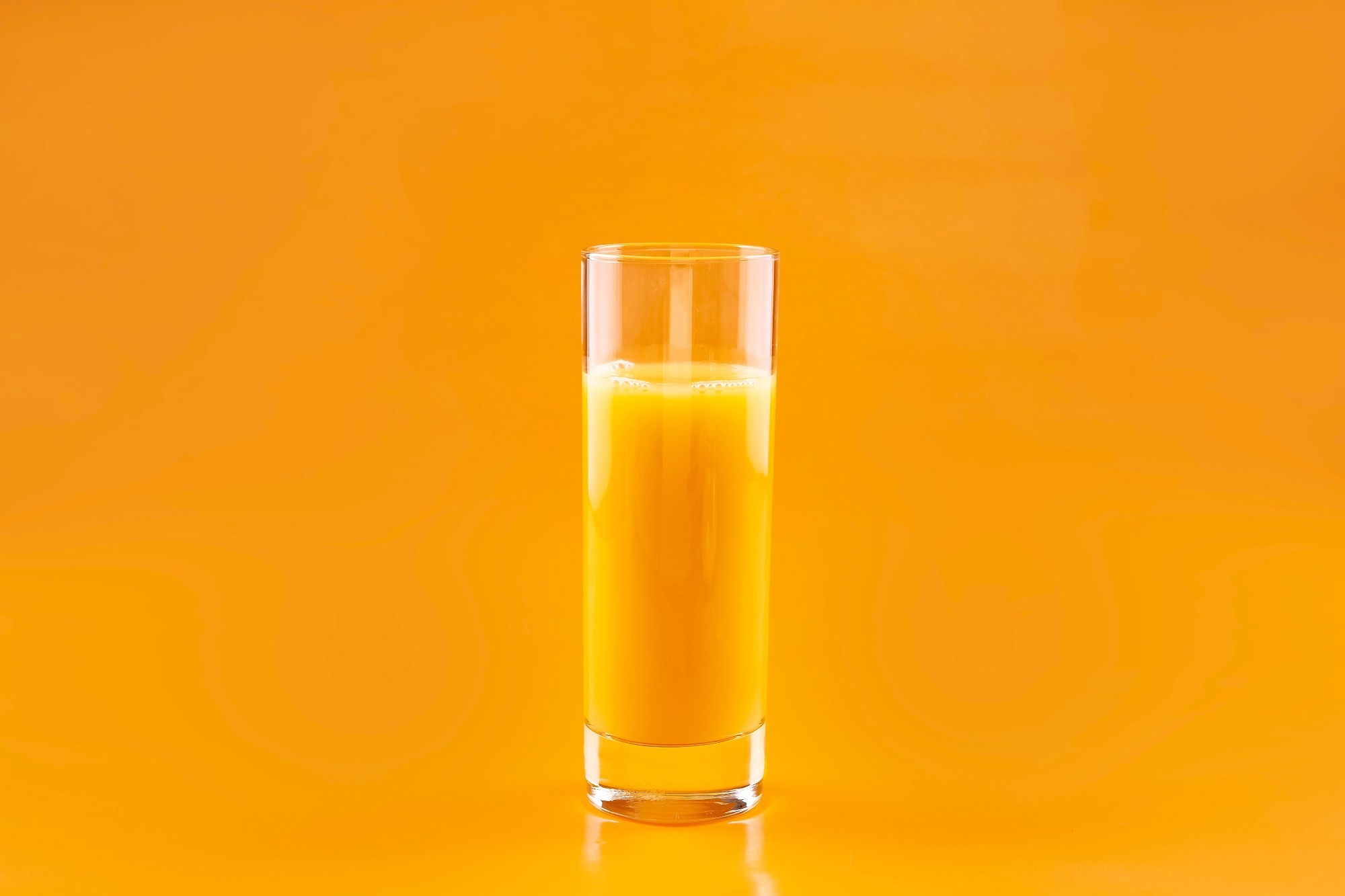 Study: Consumption of 100% Juice and Diluted 100% Juice Is Associated with Better Compliance with Dietary Guidelines for Americans: Analyses of NHANES 2017–2023. Image Credit: Elenia Photo  / Shutterstock